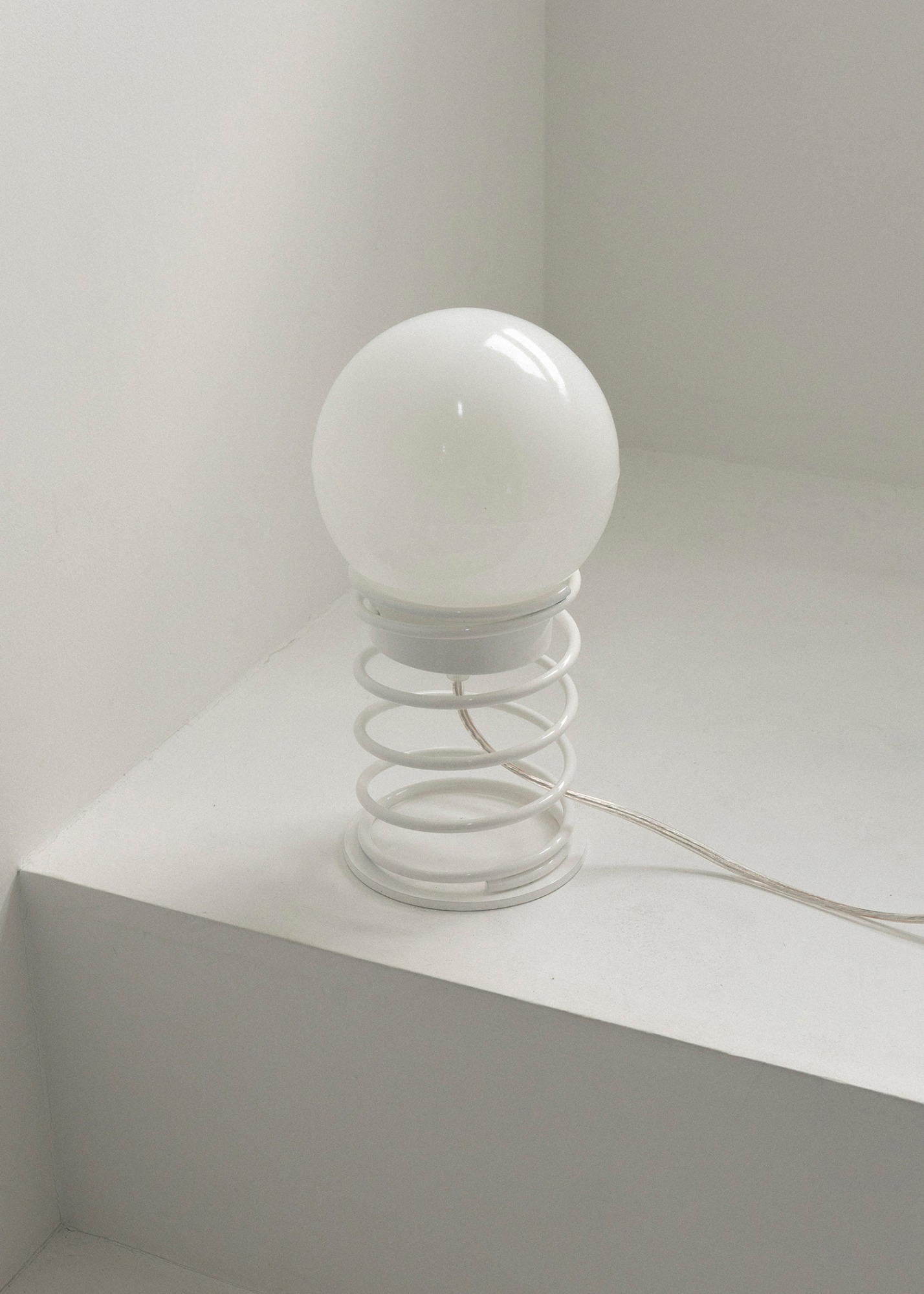 Moon Spiral Table Lamp White