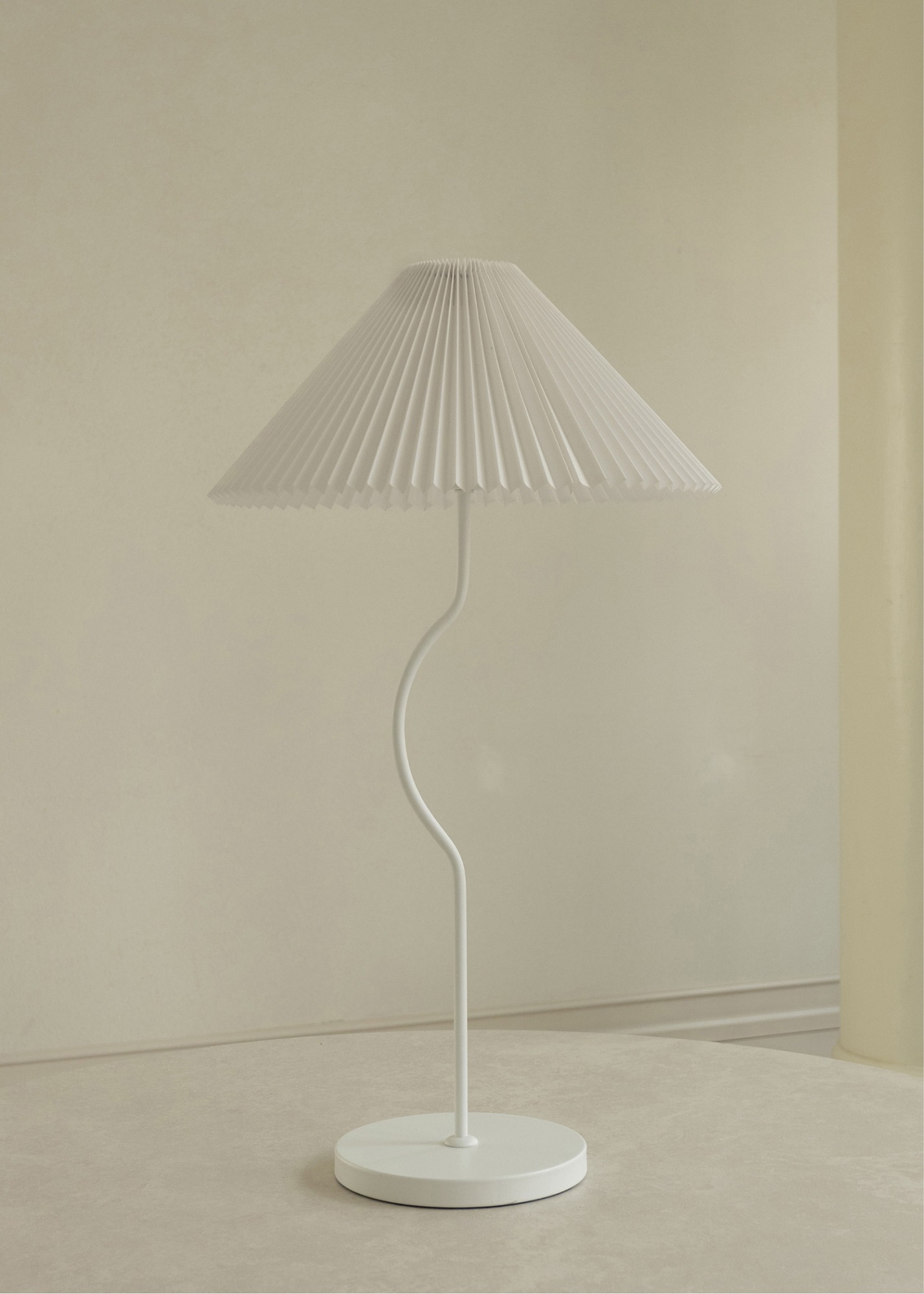 Pleated Medium Stand Lamp White