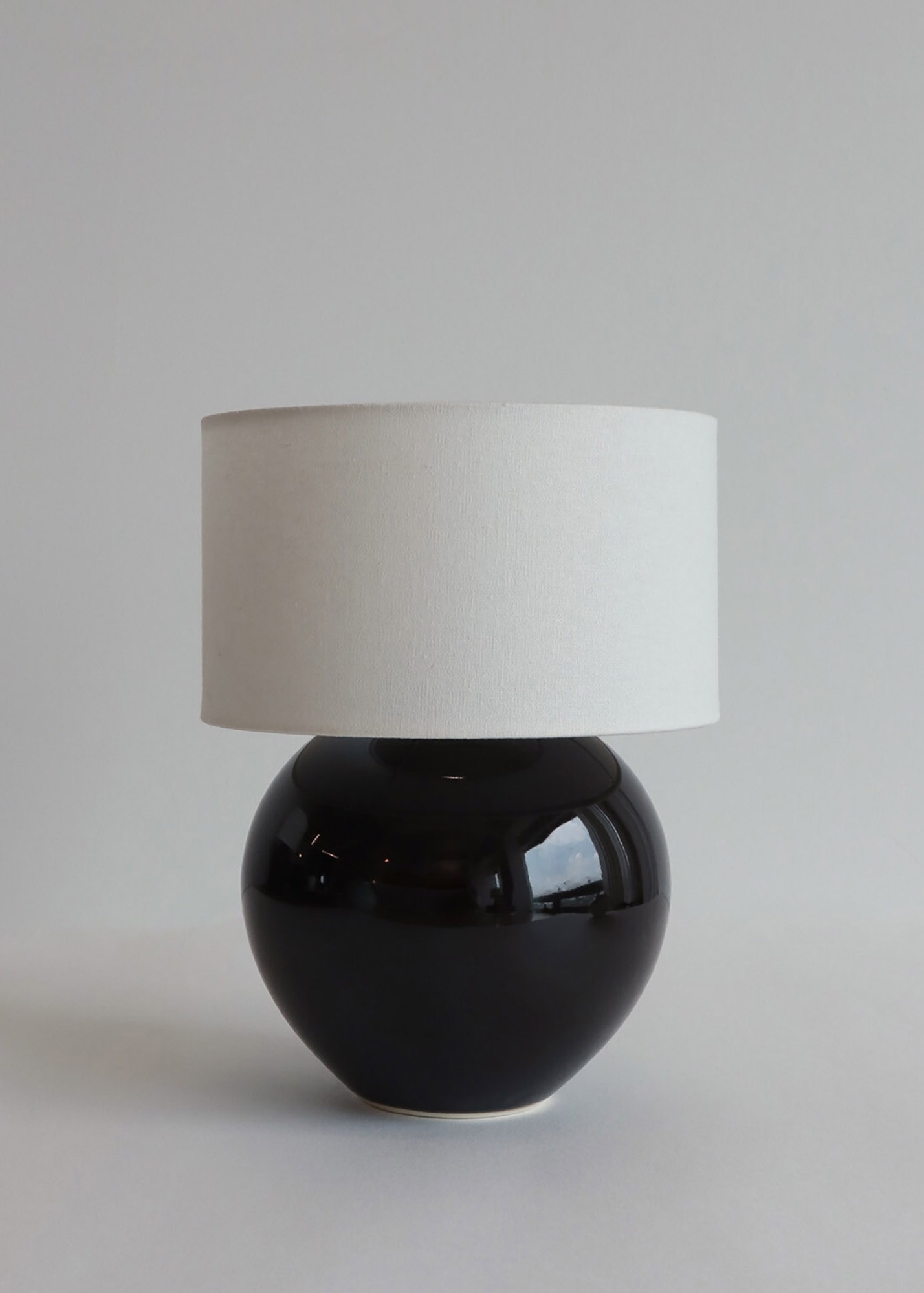 Moon Jar Table Lamp Onyx Black