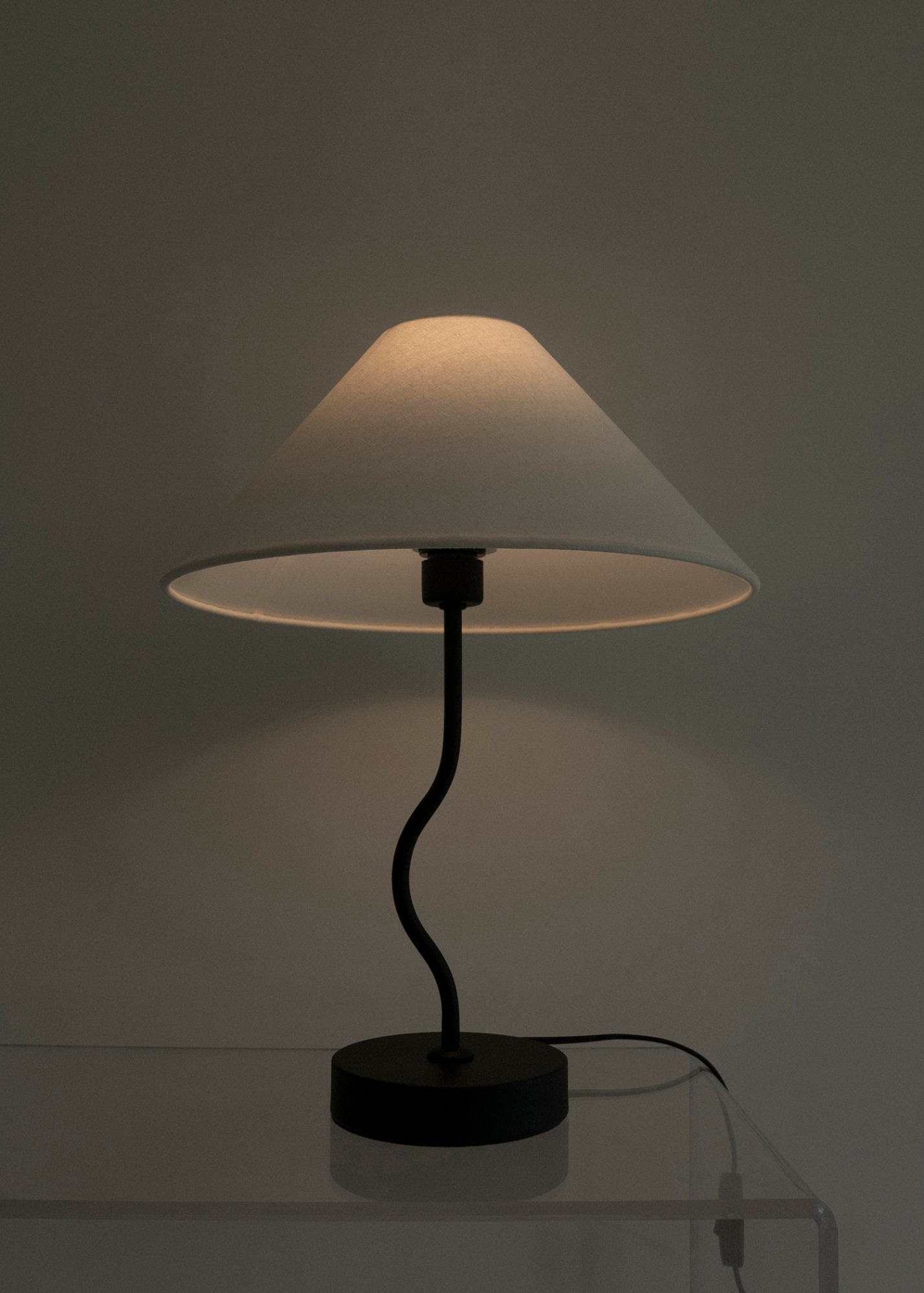 Fig Stand Lamp Black