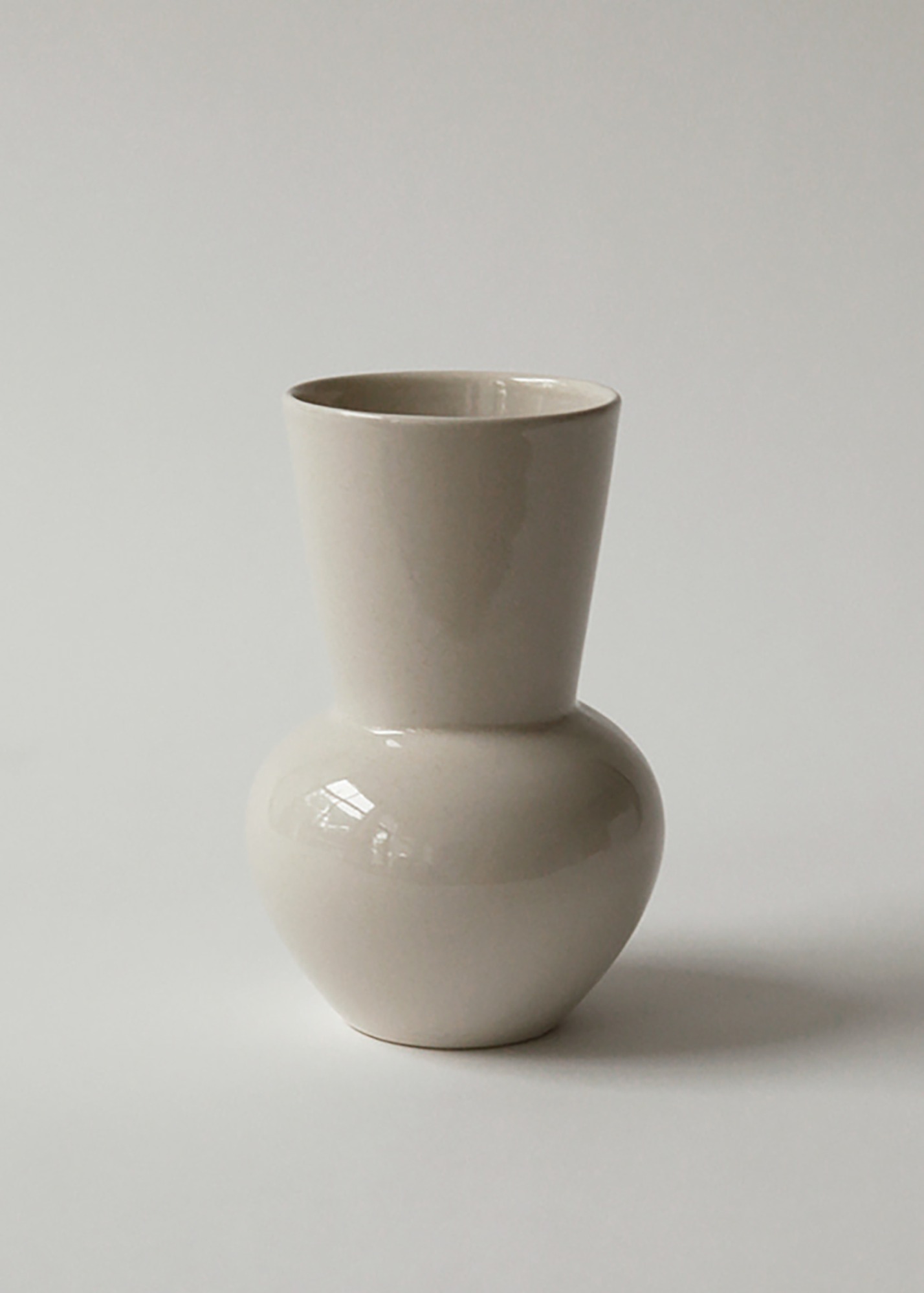 Plain Vase Sand Small
